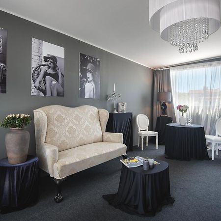 Boutique Hotel Chevalier By Bura Hotels - Adults Only Μεντουλίν Εξωτερικό φωτογραφία
