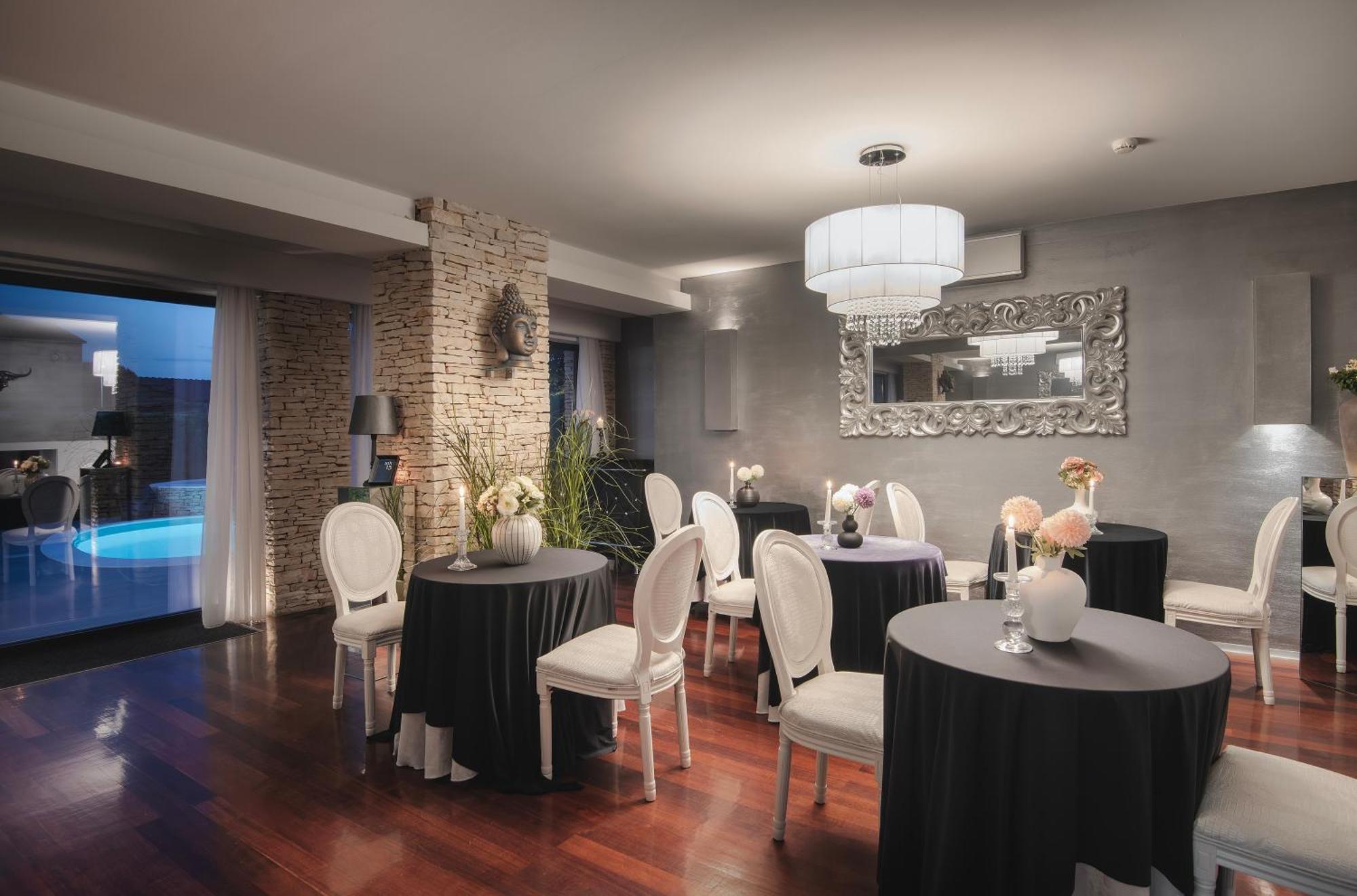 Boutique Hotel Chevalier By Bura Hotels - Adults Only Μεντουλίν Εξωτερικό φωτογραφία