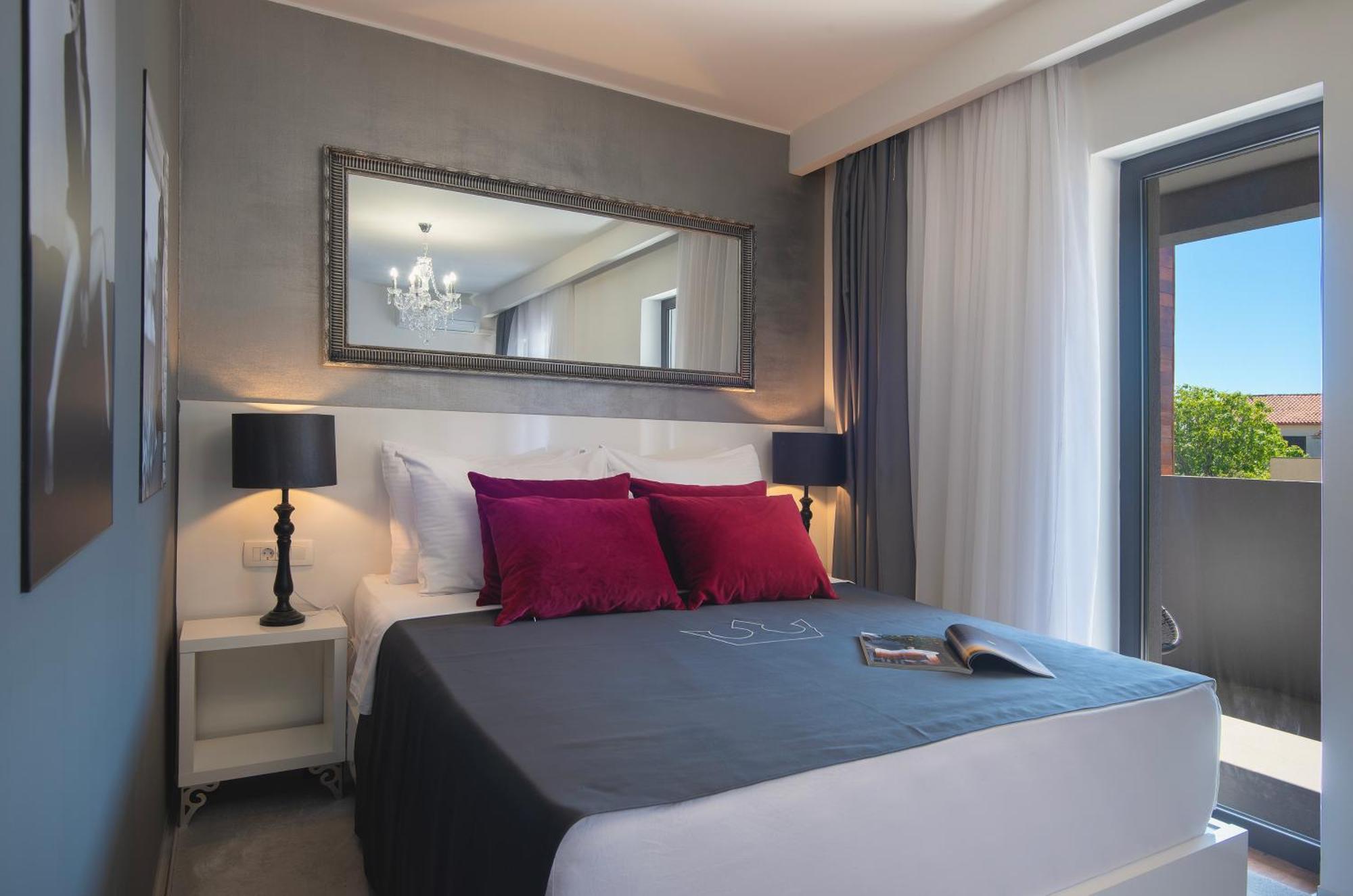 Boutique Hotel Chevalier By Bura Hotels - Adults Only Μεντουλίν Εξωτερικό φωτογραφία