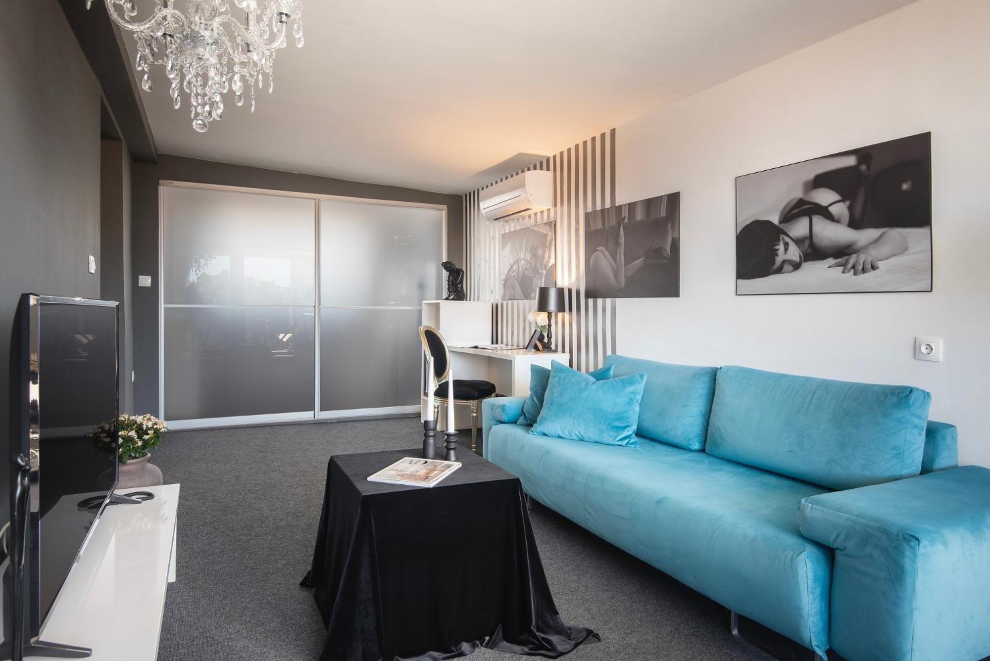 Boutique Hotel Chevalier By Bura Hotels - Adults Only Μεντουλίν Εξωτερικό φωτογραφία