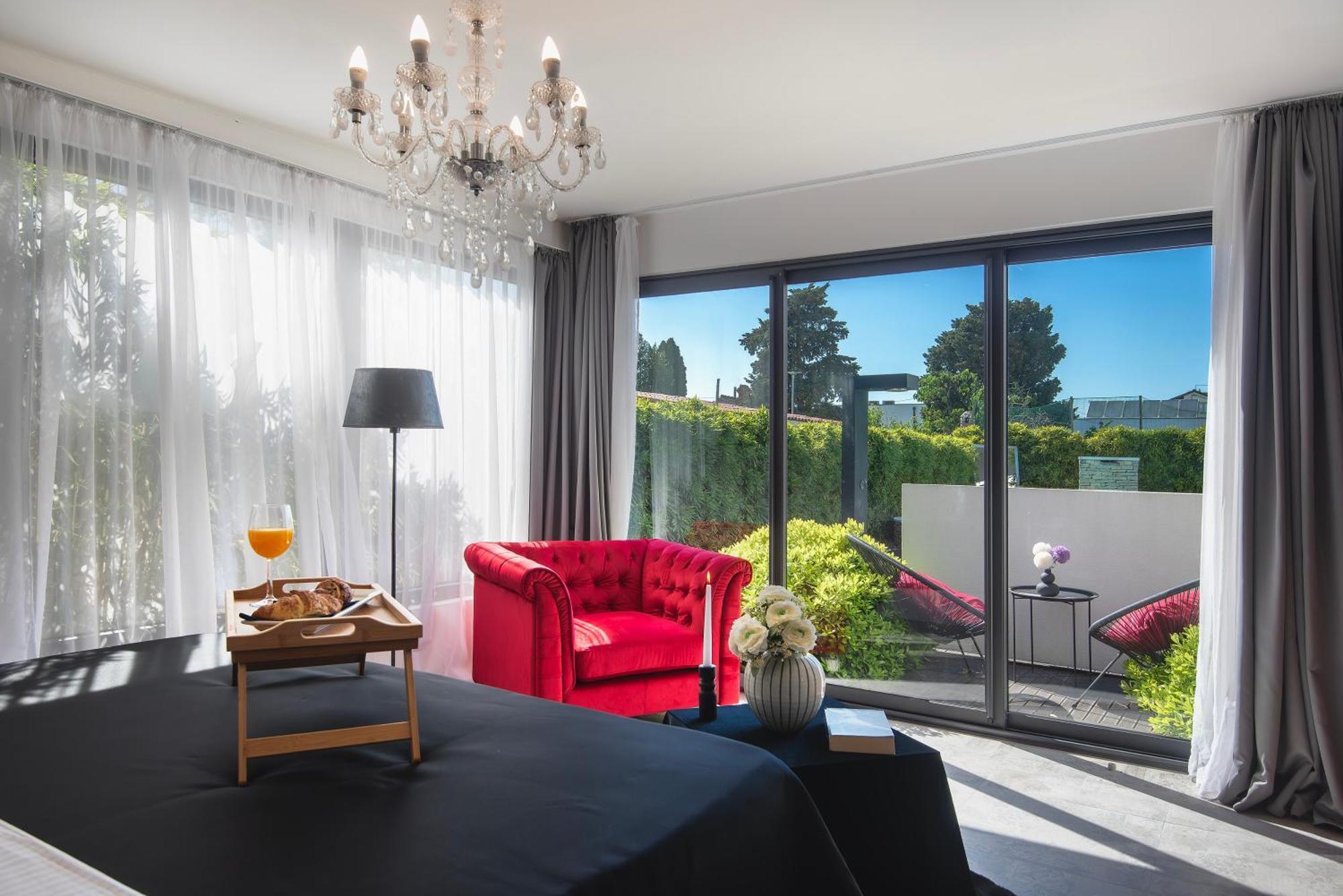 Boutique Hotel Chevalier By Bura Hotels - Adults Only Μεντουλίν Εξωτερικό φωτογραφία