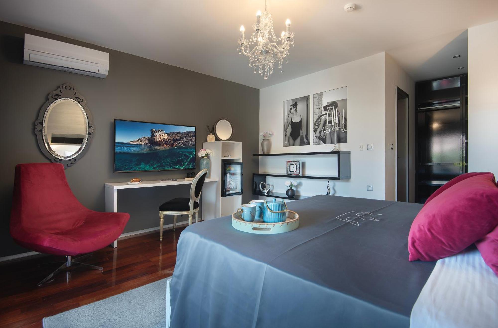 Boutique Hotel Chevalier By Bura Hotels - Adults Only Μεντουλίν Εξωτερικό φωτογραφία