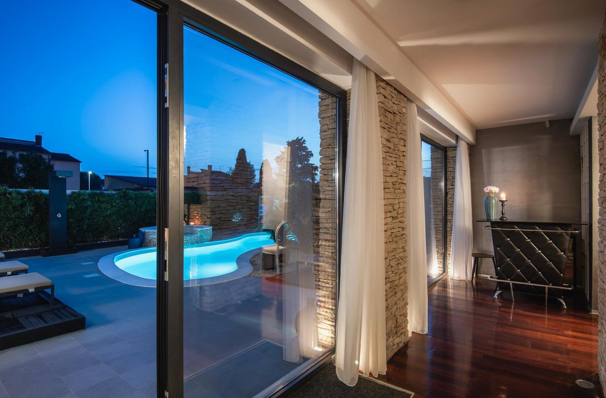 Boutique Hotel Chevalier By Bura Hotels - Adults Only Μεντουλίν Εξωτερικό φωτογραφία