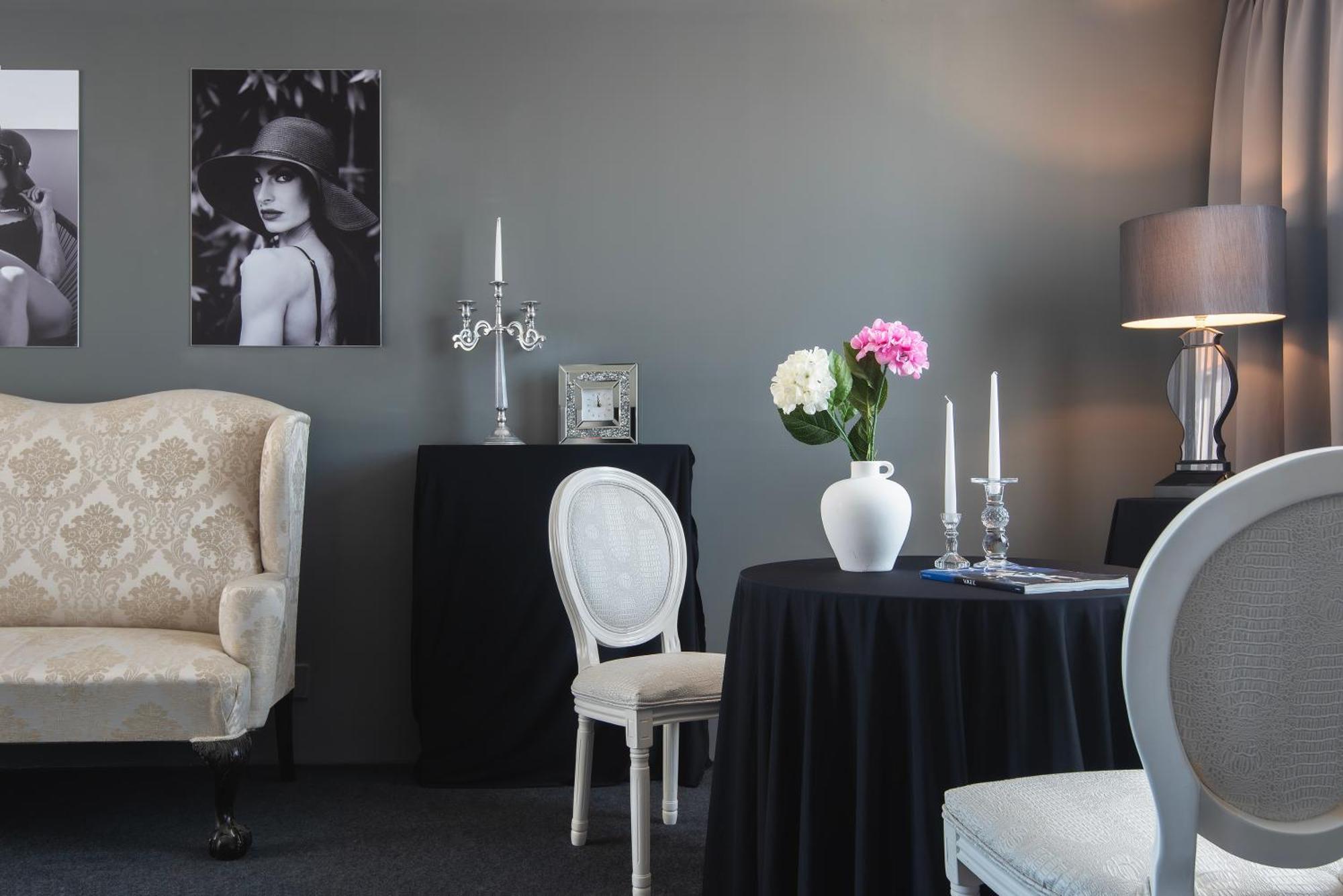 Boutique Hotel Chevalier By Bura Hotels - Adults Only Μεντουλίν Εξωτερικό φωτογραφία