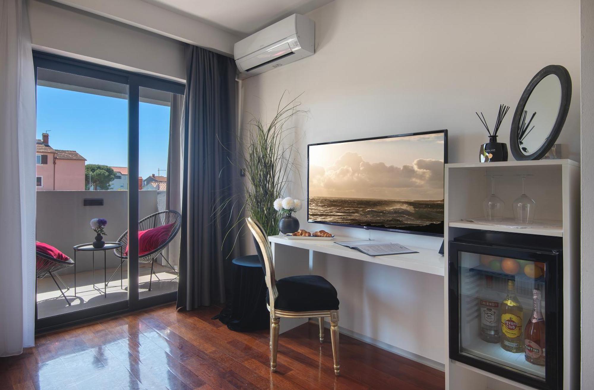 Boutique Hotel Chevalier By Bura Hotels - Adults Only Μεντουλίν Εξωτερικό φωτογραφία