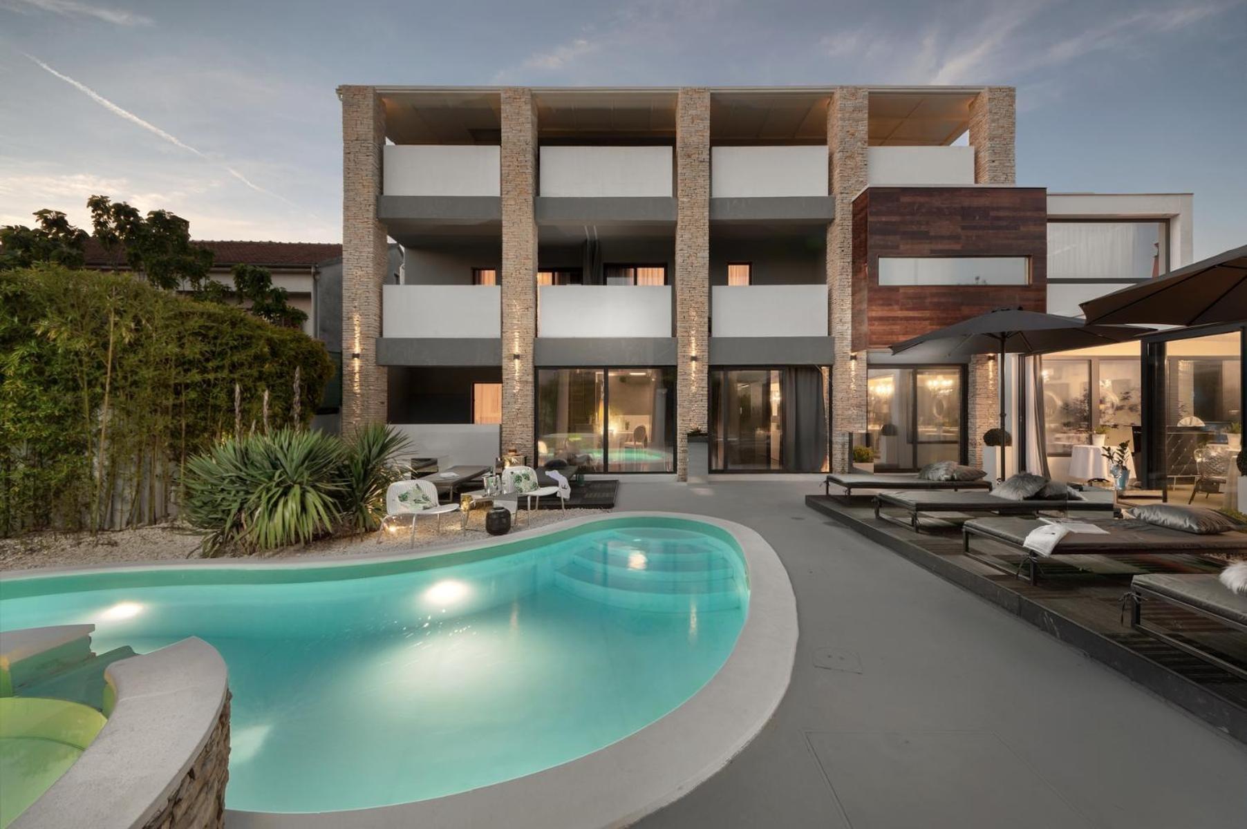 Boutique Hotel Chevalier By Bura Hotels - Adults Only Μεντουλίν Εξωτερικό φωτογραφία