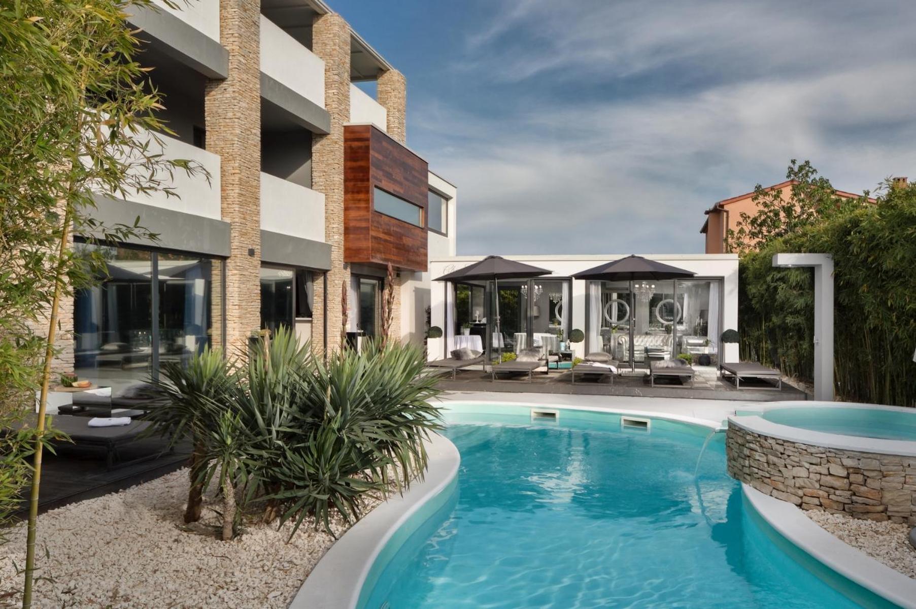 Boutique Hotel Chevalier By Bura Hotels - Adults Only Μεντουλίν Εξωτερικό φωτογραφία